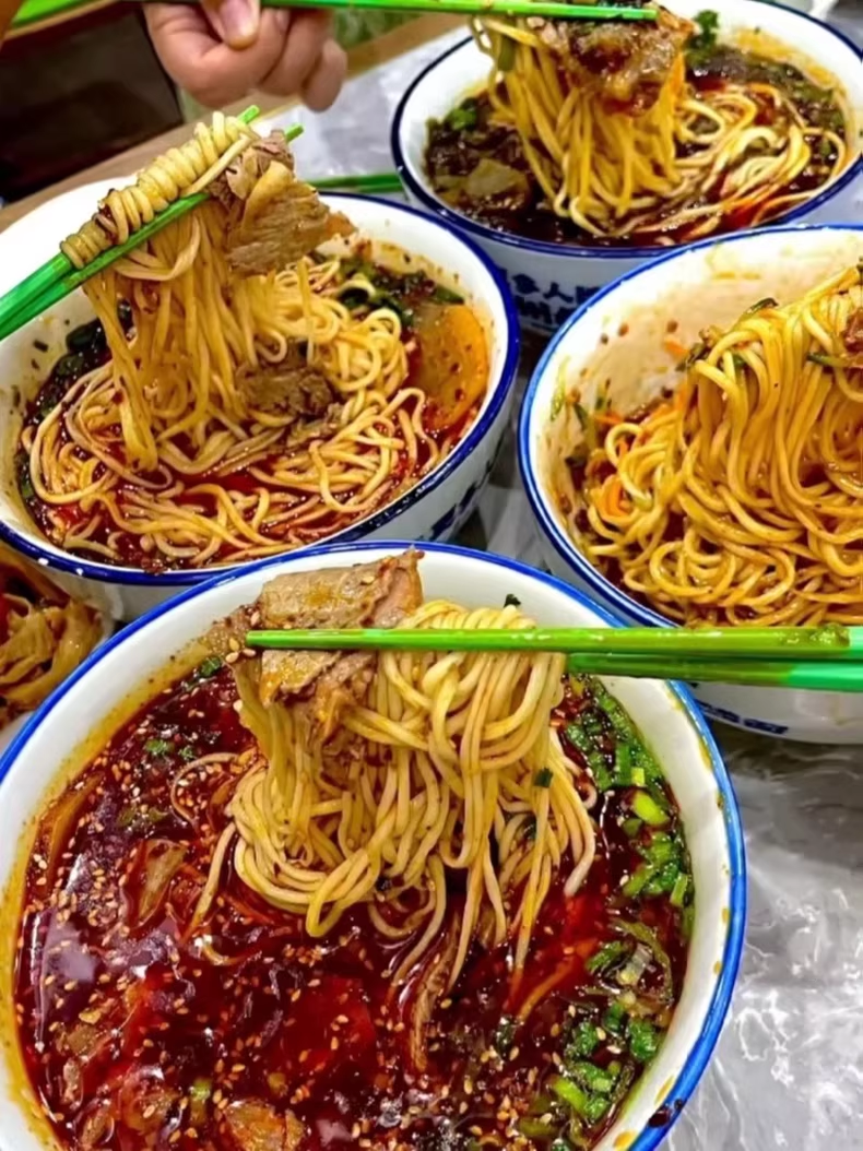 一万学来的实体店兰州拉面技术配方视频课程